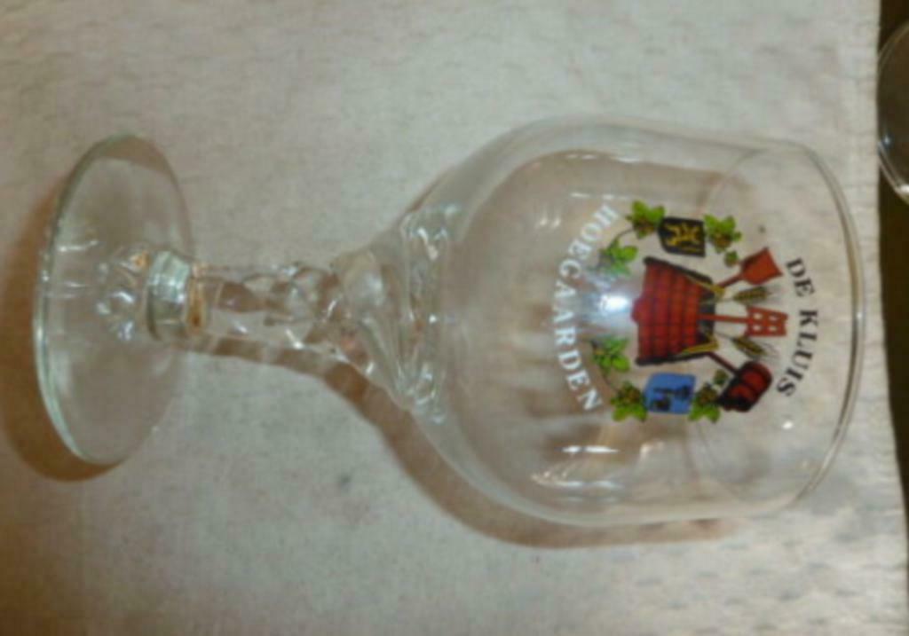 #M bier glas DE KLUIS - HOEGAARDEN " gedraaide voet ", Ophalen of Verzenden, Nieuw, Bierglas