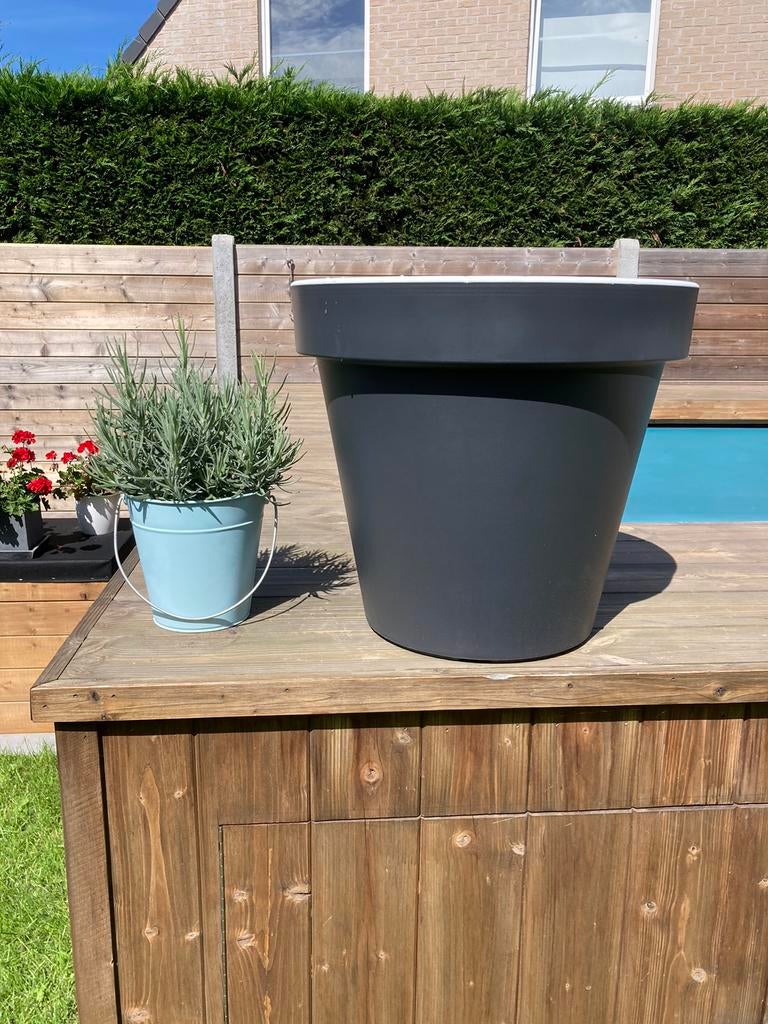 Bloempot diameter 50 en 43 hoog, Ophalen, Zo goed als nieuw