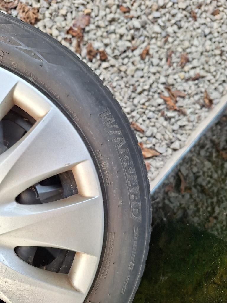 Jantes avec enjoliveur Bmw 16p et pneus hiver, Neuf, Pneus hiver, 16 pouces, Véhicule de tourisme