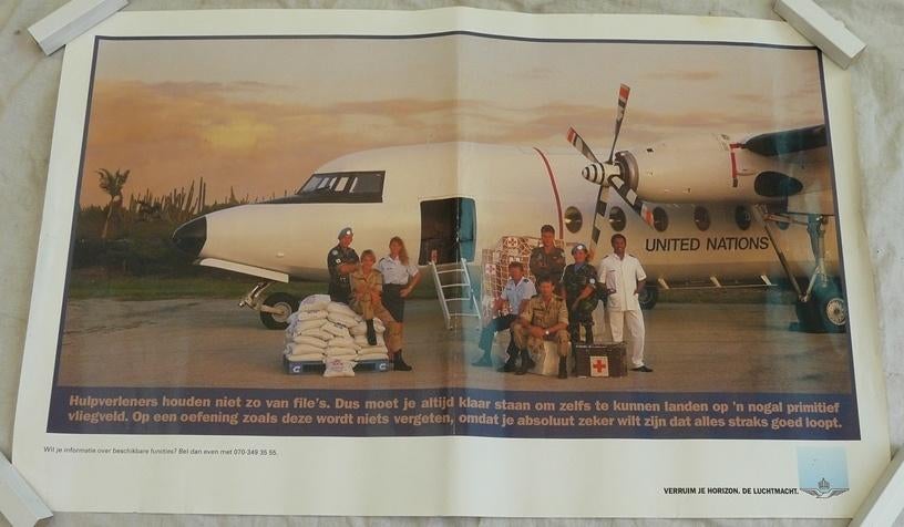 Poster / Affiche, Vliegtuig, Fokker F-27, 63x39cm, 1990s.(1), Verzamelen, Gebruikt, Rechthoekig Liggend, Ophalen of Verzenden