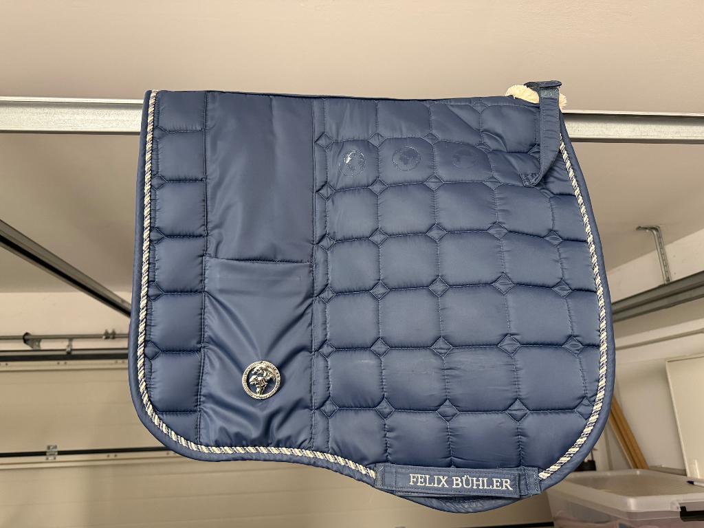 Ensemble cheval Felix Bühler, Enlèvement, Utilisé, Dressage