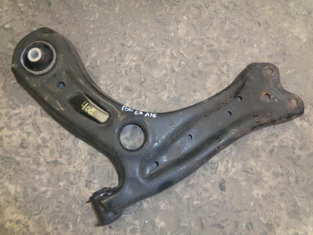 A vendre triangle avant gauche Polo 6R, Enlèvement, Utilisé, Volkswagen