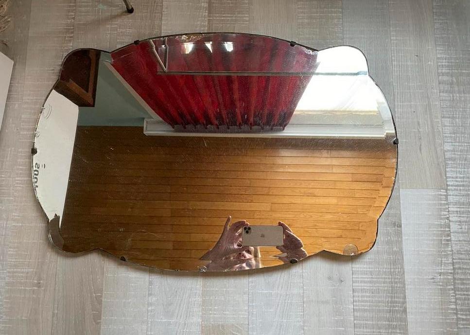 Miroir ancien, Enlèvement