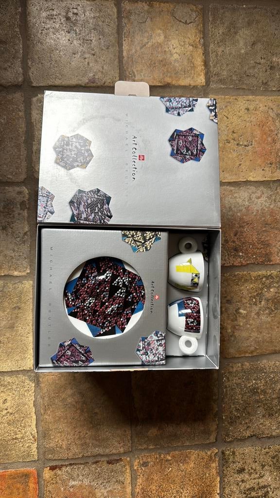Illy Art Collection tasses Michael Beutler, Enlèvement