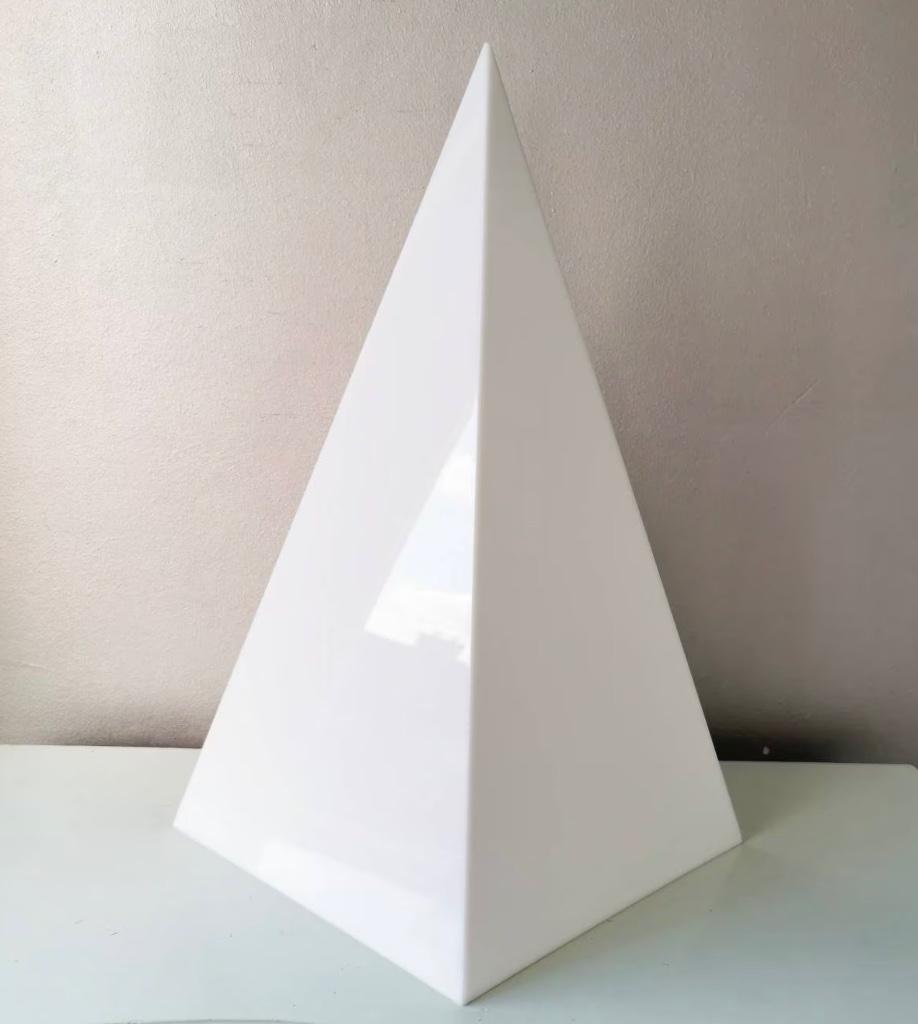 Design lamp met afstandsverlichting en wisselende kleuren, Kunststof, Ophalen of Verzenden, Zo goed als nieuw, Minder dan 50 cm