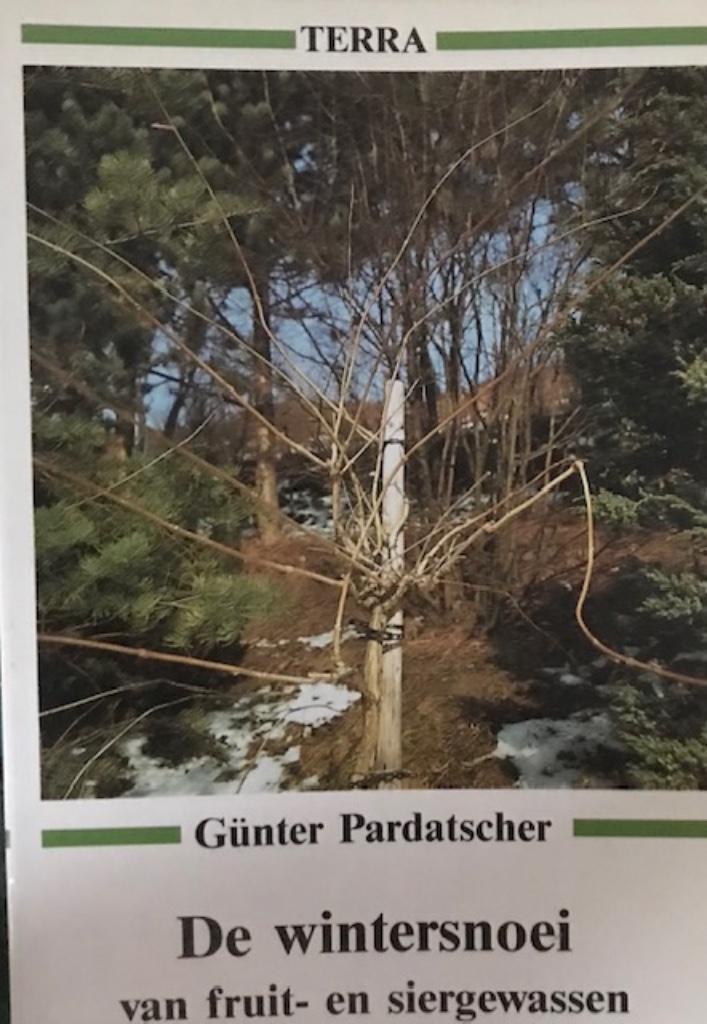 De wintersnoei van fruit en siergewassen, Ophalen, Bloemen, Planten en Bomen