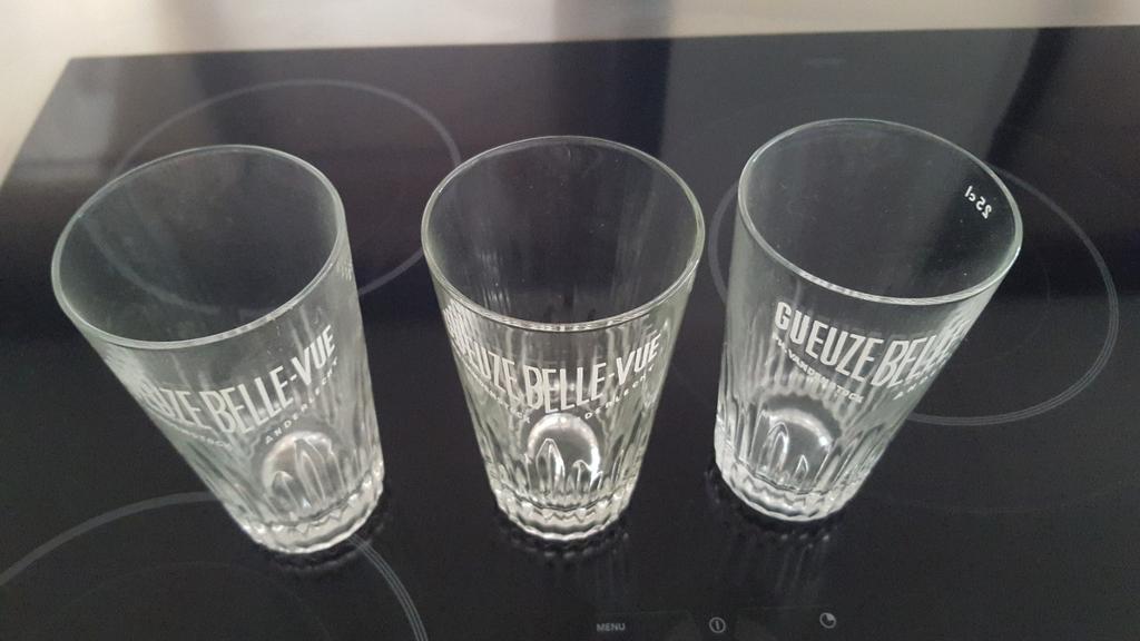 Drie Gueuze Belle-vue glazen van 25 cl, Enlèvement, Comme neuf, Verre à bière