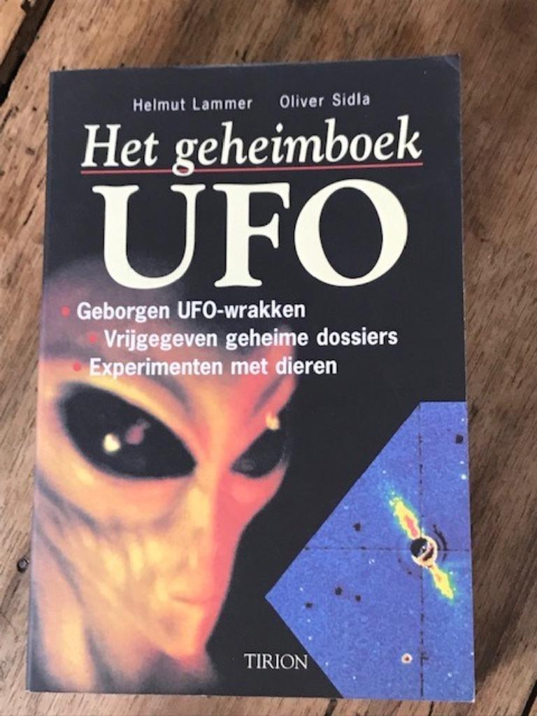 "UFO het geheimboek", livre sur les OVNI nouveau !, Livres, Enlèvement ou Envoi, Neuf, Autres sciences
