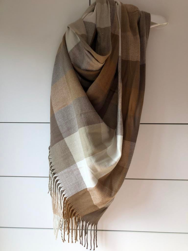 Écharpe douce et chaude Benetton, 180x100cm, Taille 42/44 (L), Enlèvement ou Envoi, Benetton, Comme neuf