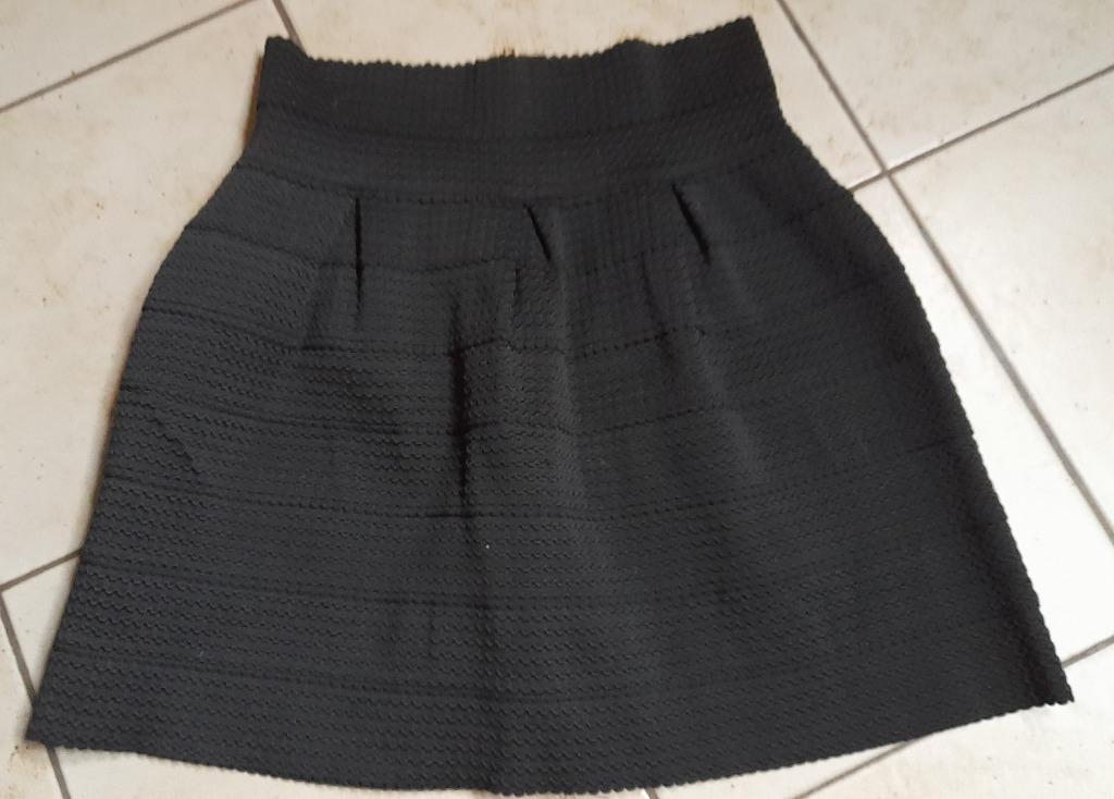 zwart dikker elastisch rokje mt S, Kleding | Dames, Rokken, Ophalen of Verzenden, Zo goed als nieuw, Maat 36 (S), Zwart