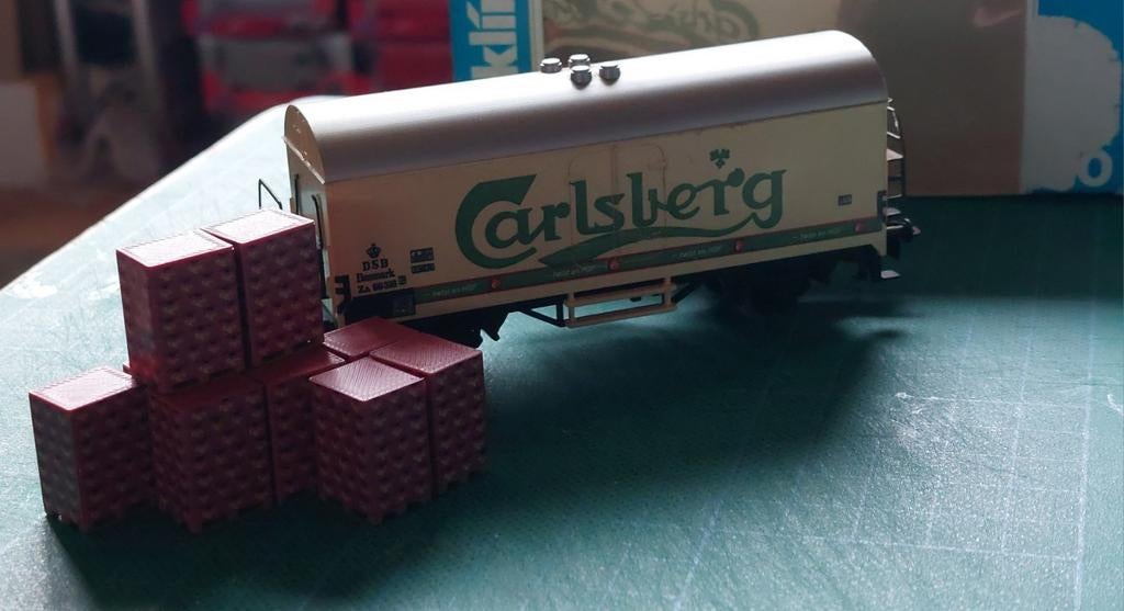 CAMION RÉFRIGÉRÉ H0LK 1208 MÄRKLIN CARLSBERG AVEC PALETTES À, Courant alternatif, Wagon, Comme neuf, Märklin