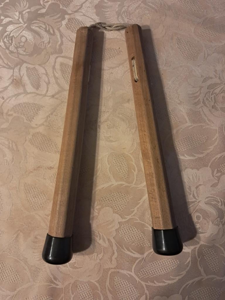 NUNCHAKU, Ophalen