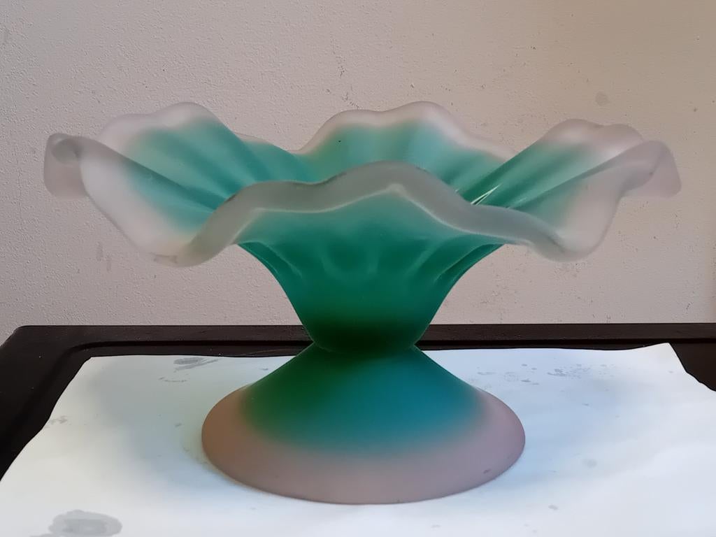 Vase soliflore en verre soufflé ,La Rochère, Maison & Meubles, Accessoires pour la Maison | Vases, Utilisé, Vert, Verre, Enlèvement ou Envoi
