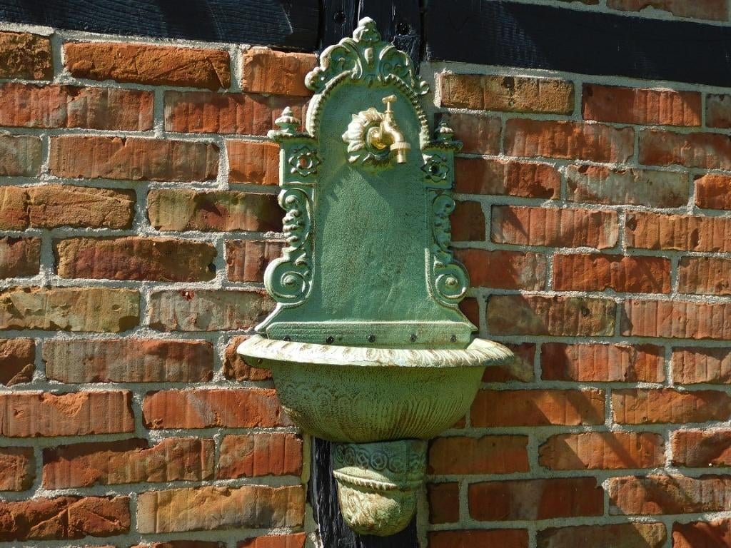 Grande fontaine murale, 75 cm, en fonte, verte et marron, Enlèvement ou Envoi, Fonte, Fontaine