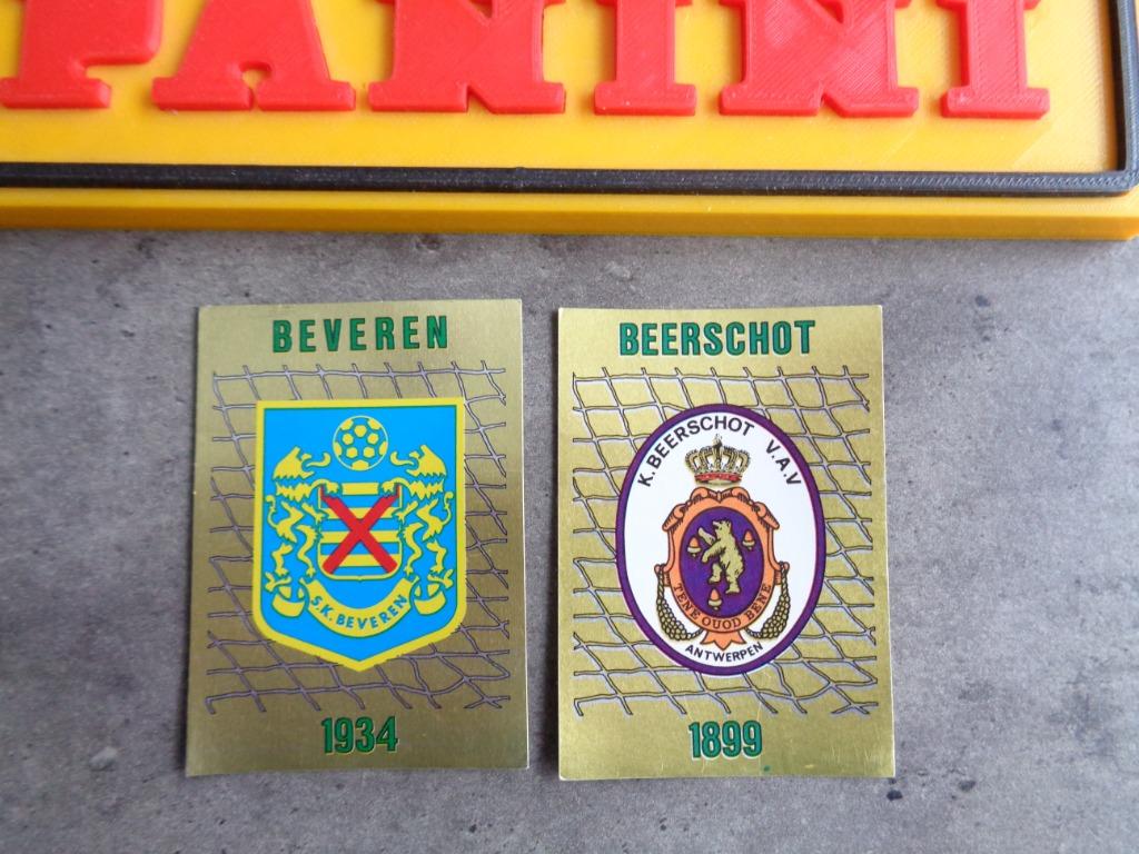 LOT DE 2 AUTOCOLLANTS AVEC EMBLÈMES PANINI FOOTBALL 86, Envoi, Neuf