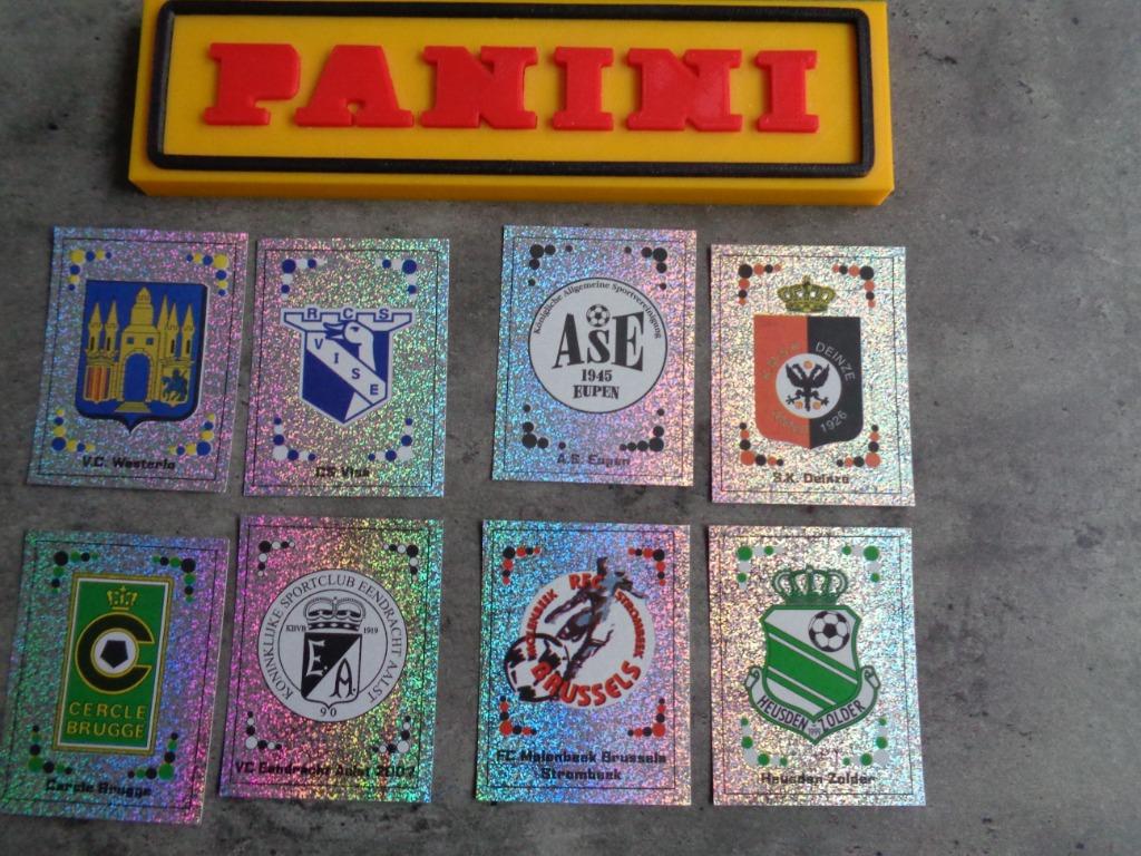 PANINI FOOTBALL 2004 STICKERS 8X VOETBAL BADGES, Verzenden