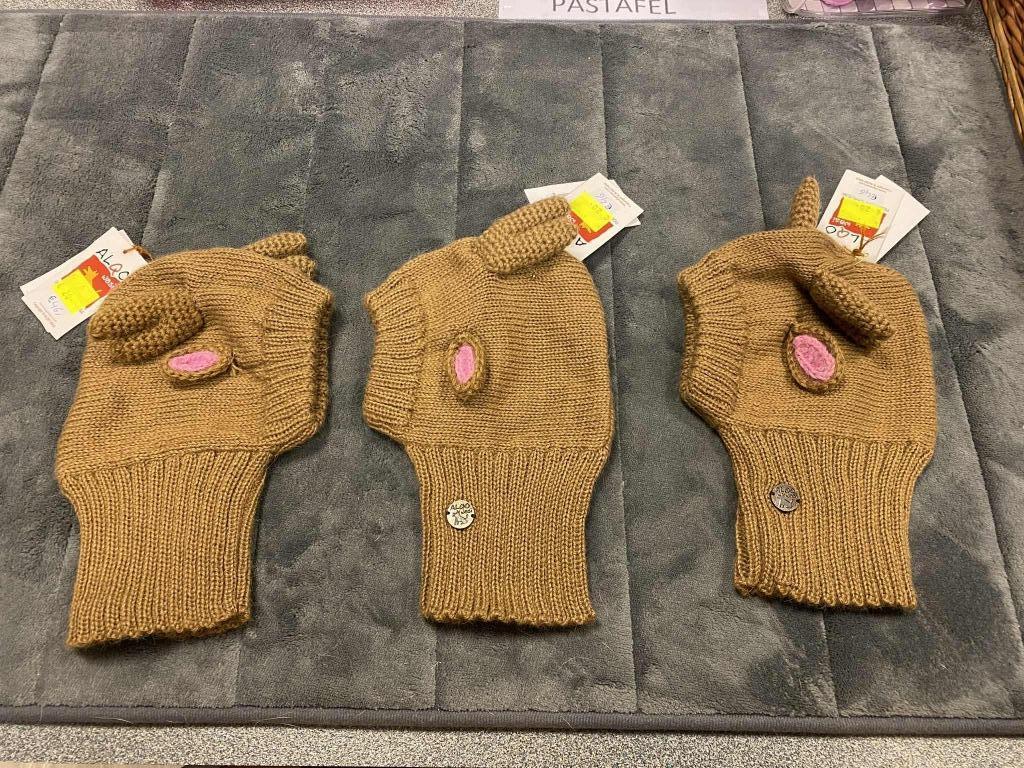 Nieuwe muts van het mooie merk Alqo aan outlet, Dieren en Toebehoren, Hondenkleding, Ophalen of Verzenden, Nieuw, Hondenpet