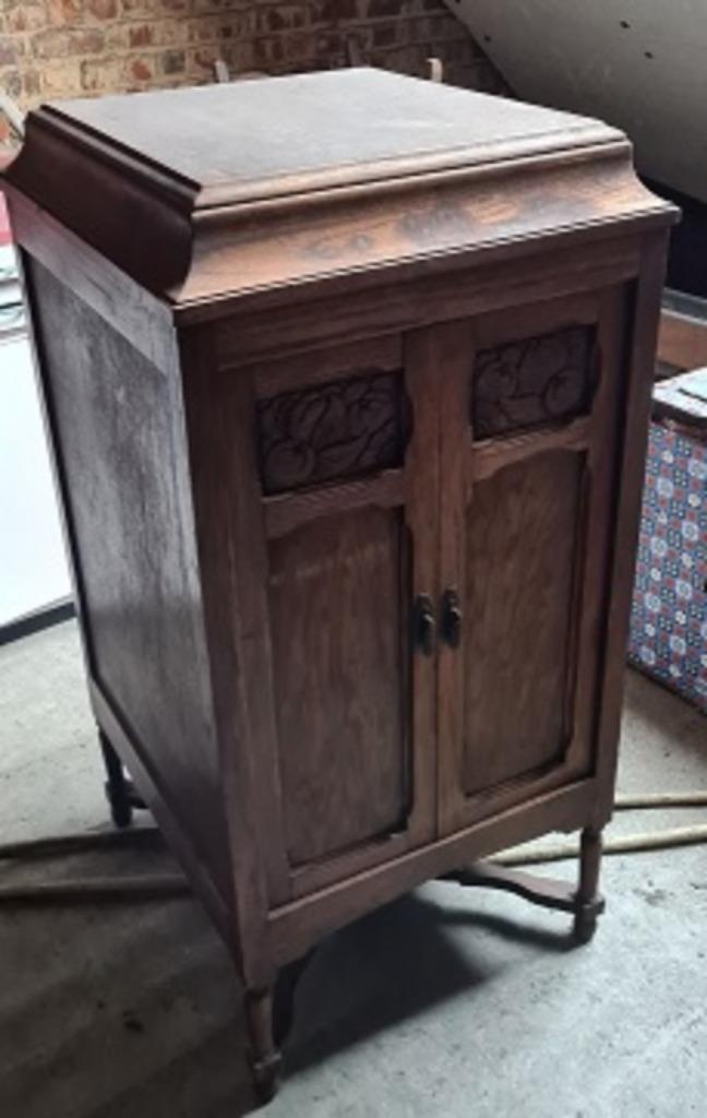 Étui pour phonographe ancien, Enlèvement