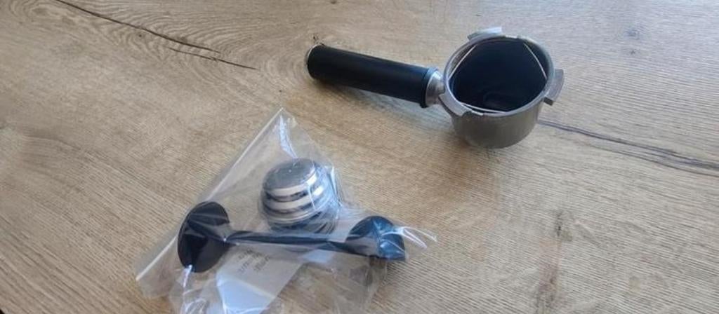 De'Longhi Nespresso Dedica, Elektronische apparatuur, Koffiezetapparaten, Ophalen, Gebruikt, Gemalen koffie