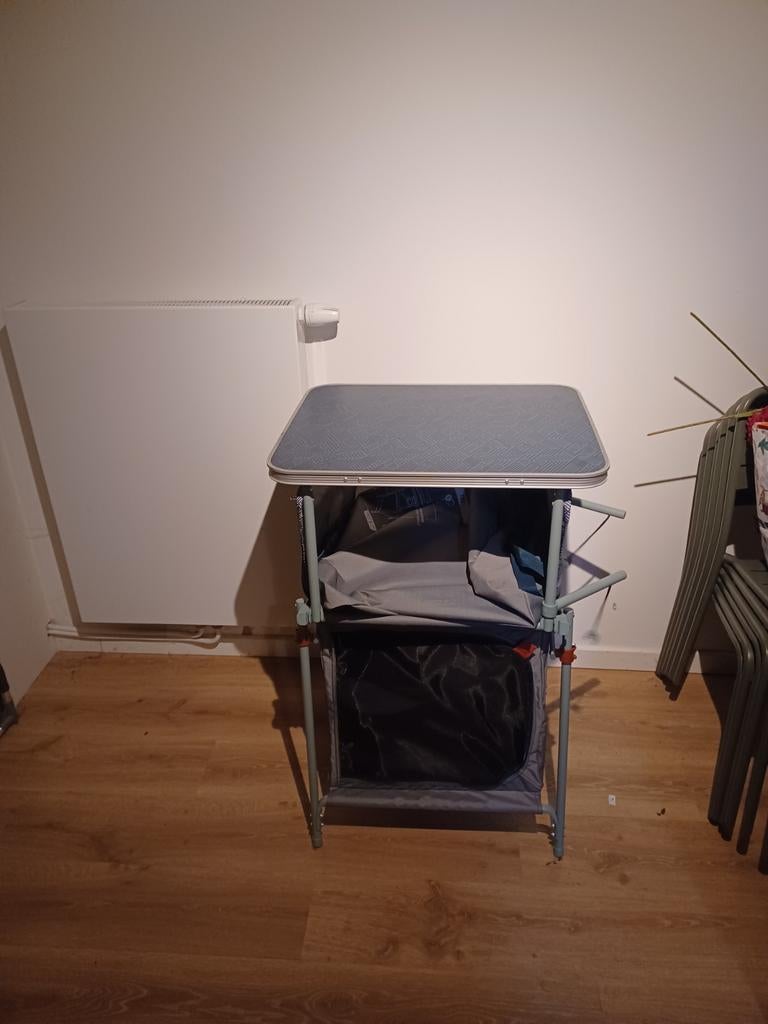 Verschillende kampeerspullen, Enlèvement