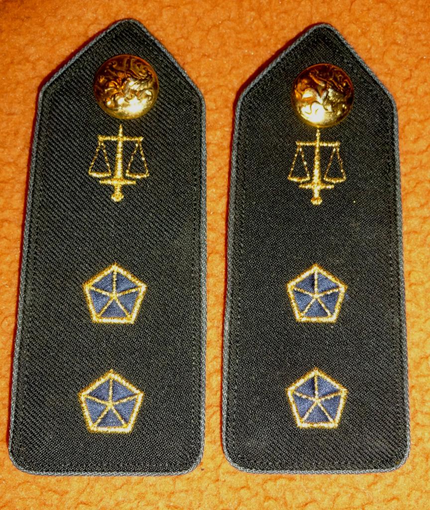 Passanten Krijgsauditoraat 1 paar 2DB, Verzamelen, Verzenden, Rijkswacht, Embleem of Badge