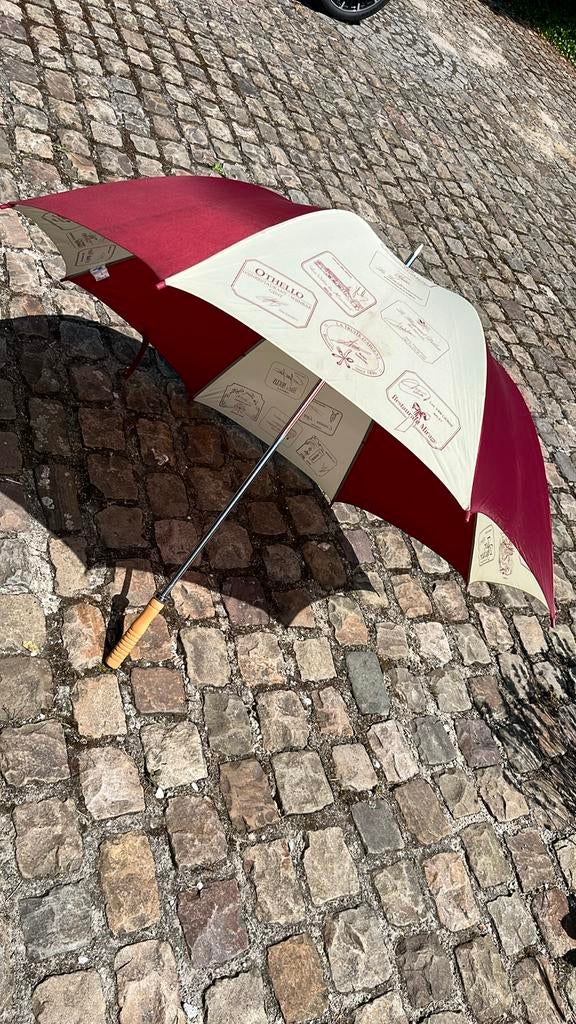 Parapluie signé par restaurateurs belges ‘’90 collector, Enlèvement, Utilisé
