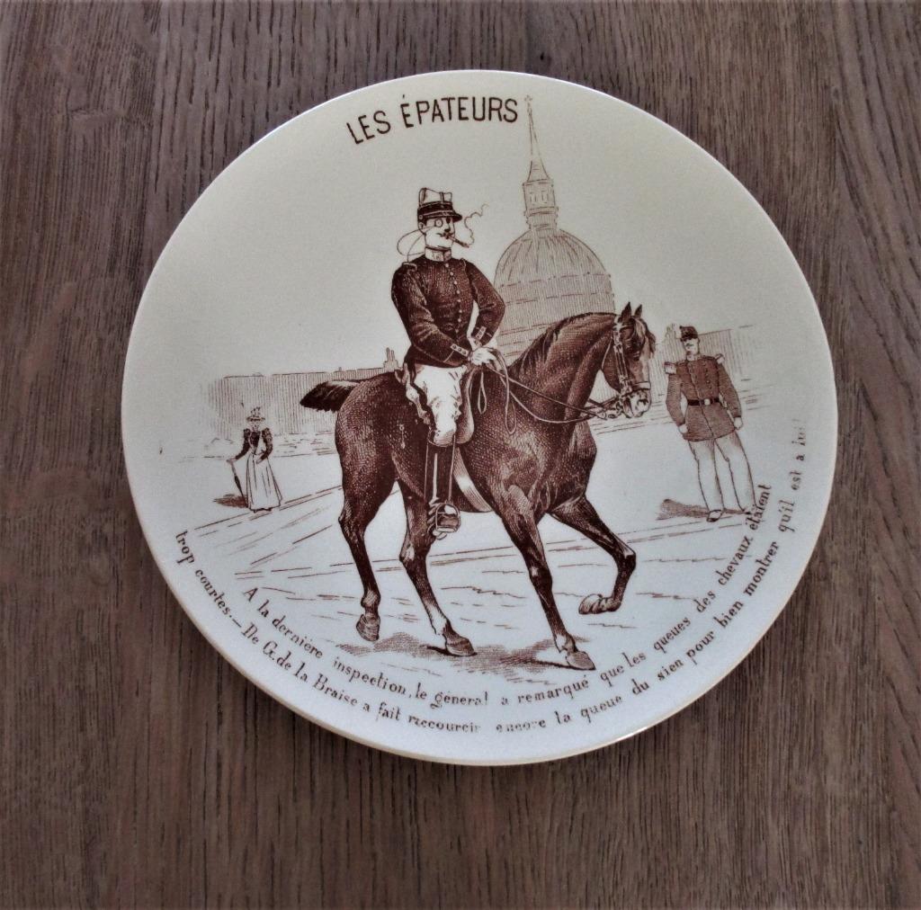 3 assiettes à suspendre anciennes - soldats - général, Antiquités & Art, Enlèvement ou Envoi