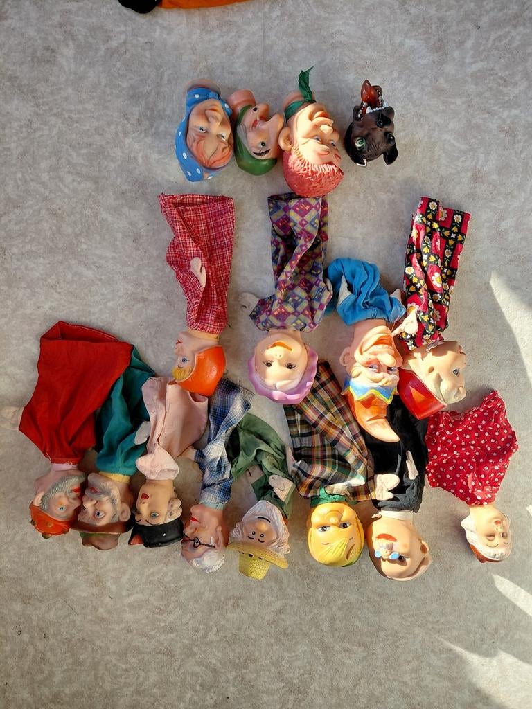 Poppenkast poppen, Ophalen