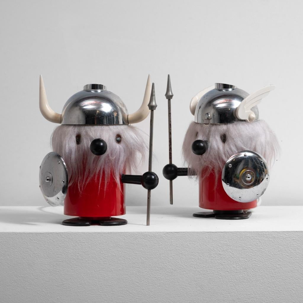 deux lampes Olaf le Viking / Oldtimer Ferrari, Italie - 1960, MCM, Enlèvement ou Envoi, Métal, Moins de 100 cm