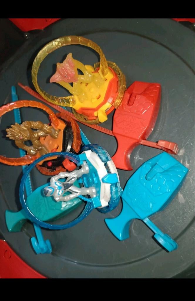 3 Beyblade Max Steel, Ophalen