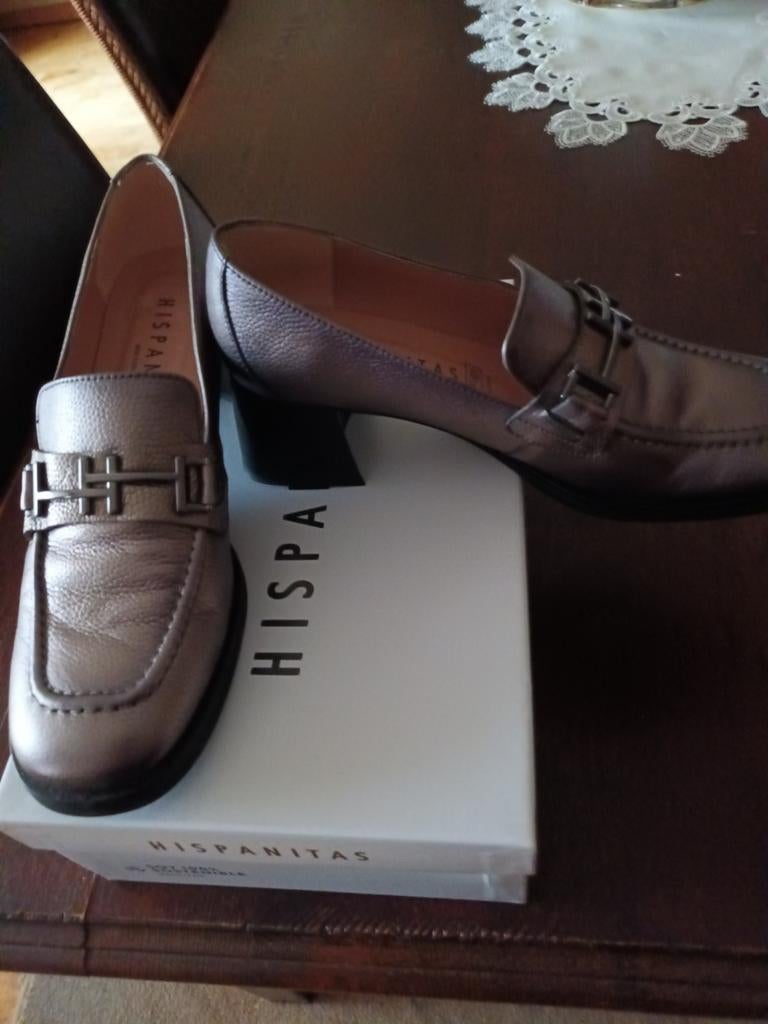Volledig nieuw paar comfortabele schoenen  e, Ophalen of Verzenden