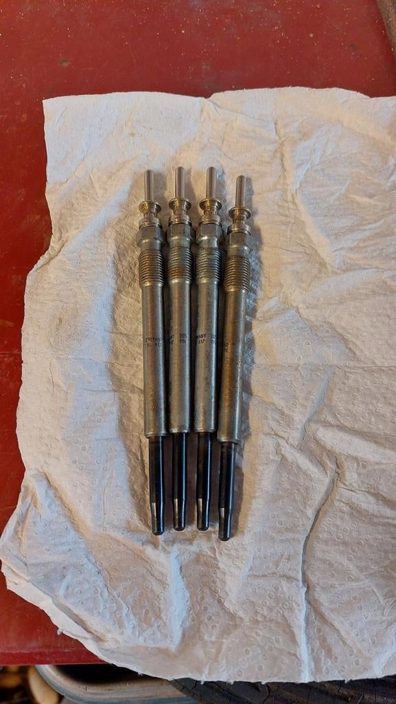Bougie de préchauffage moteur diesel, Opel, Saab, ISUZU, (4), Enlèvement ou Envoi, Neuf, Saab