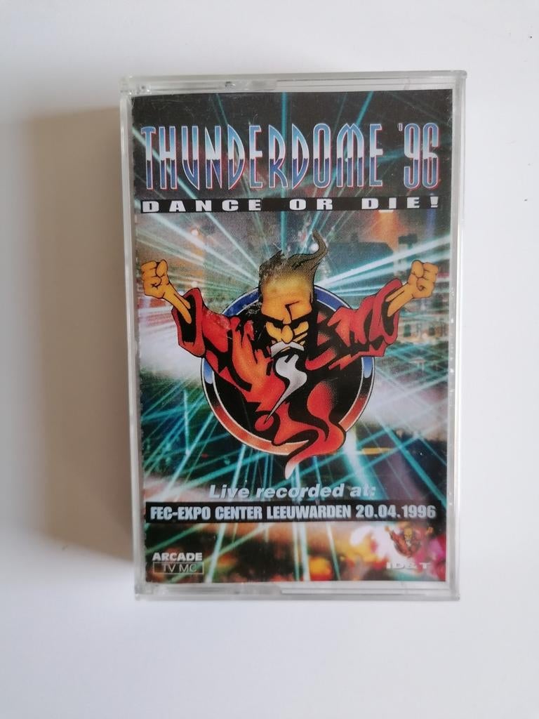 Albums cassettes à vendre dont Thunderdome, CD & DVD, Enlèvement ou Envoi, Comme neuf, Dance