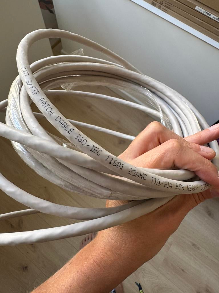 Ethernet kabel - ongeveer 4 meter, Ophalen, Zo goed als nieuw