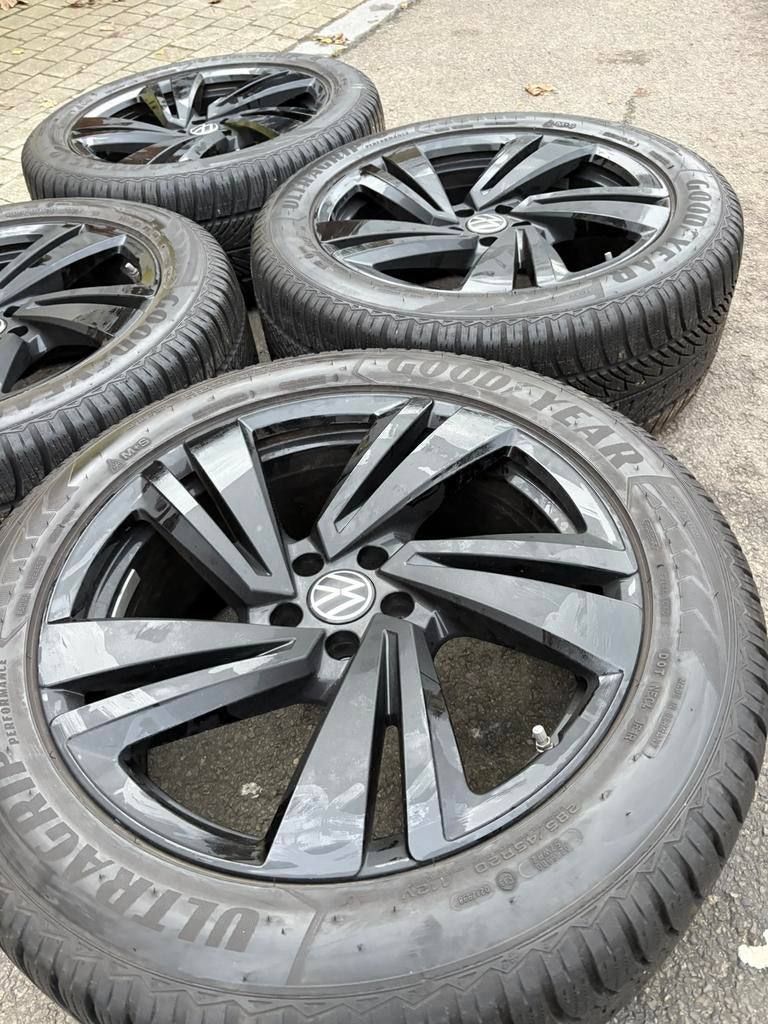 Kits hivers vw toureg en 285 45 20 goodyear 6mm, Pneus hiver, 285 mm, Pneu(s), Enlèvement
