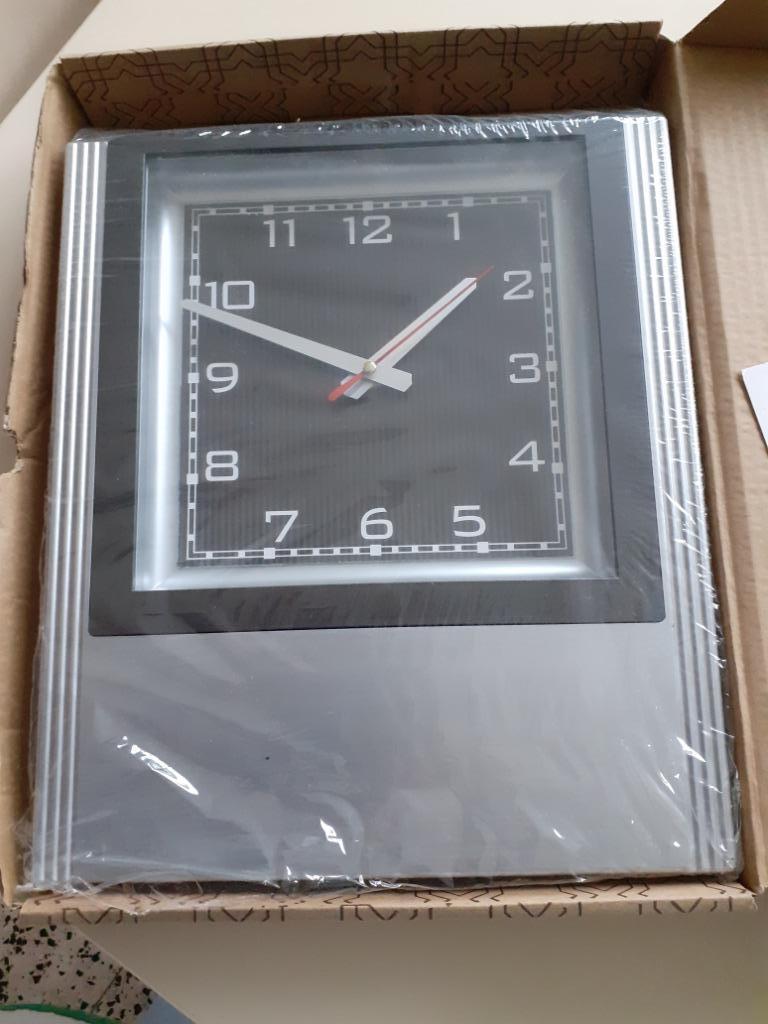 HORLOGE MURALE NEUVE DANS SA BOITE, Enlèvement, Neuf, Analogique, Horloge murale