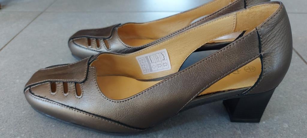 Chaussures neuves en cuir véritable taille 39, prix de détai, Neuf, Enlèvement ou Envoi, Chaussures de danse, Damart