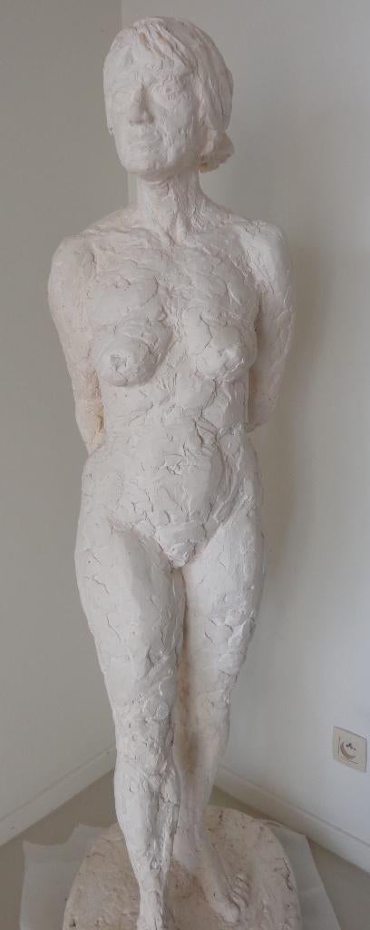 MARIA VAN DER LAAR / NAAKTE VROUW / SCULPTUUR GIPS / H=167cm, Ophalen, Gips, Vrouw