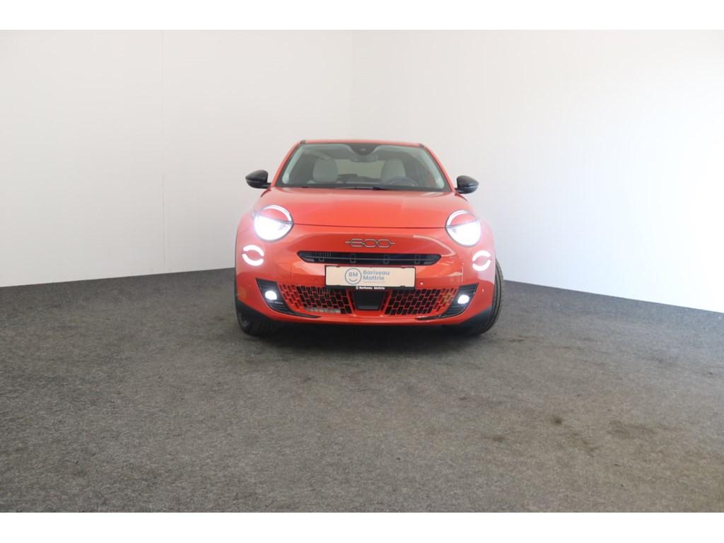 Fiat 600 LA PRIMA HYBRID 136PK *LEDER*DAB*GPS*CAMERA+SENSOR, Auto's, Fiat, Overige kleuren, Bedrijf, 5 deurs, SUV of Terreinwagen