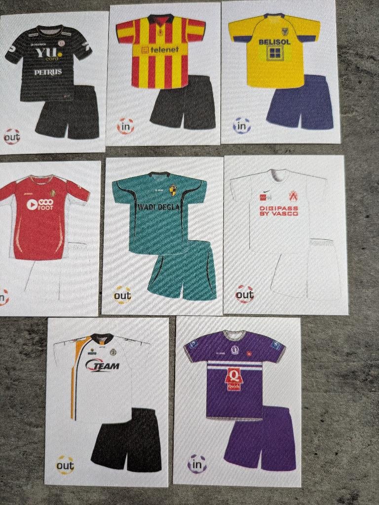 PANINI FOOTBALL 2012  8x tenues in/out  voetbal zeldzaam, Verzenden, Nieuw