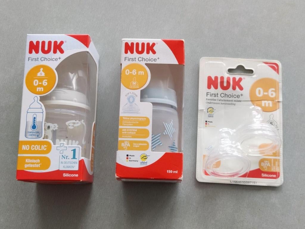 Set van 2 plastic baby drinkflessen NUK met reserve spenen., Kinderen en Baby's, Babyvoeding en Toebehoren, Nieuw, Ophalen of Verzenden