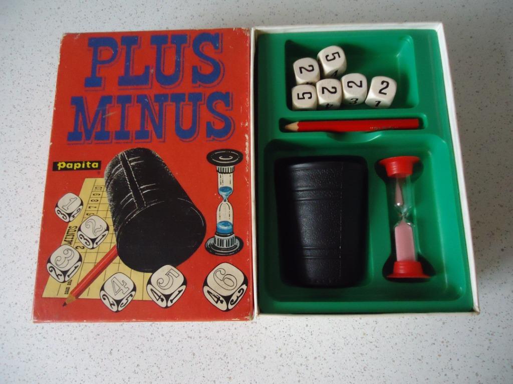 Vintage "Plus Minus" Dobbelspel van Papita in prima staat !, Een of twee spelers, Ophalen of Verzenden, Zo goed als nieuw, Papita