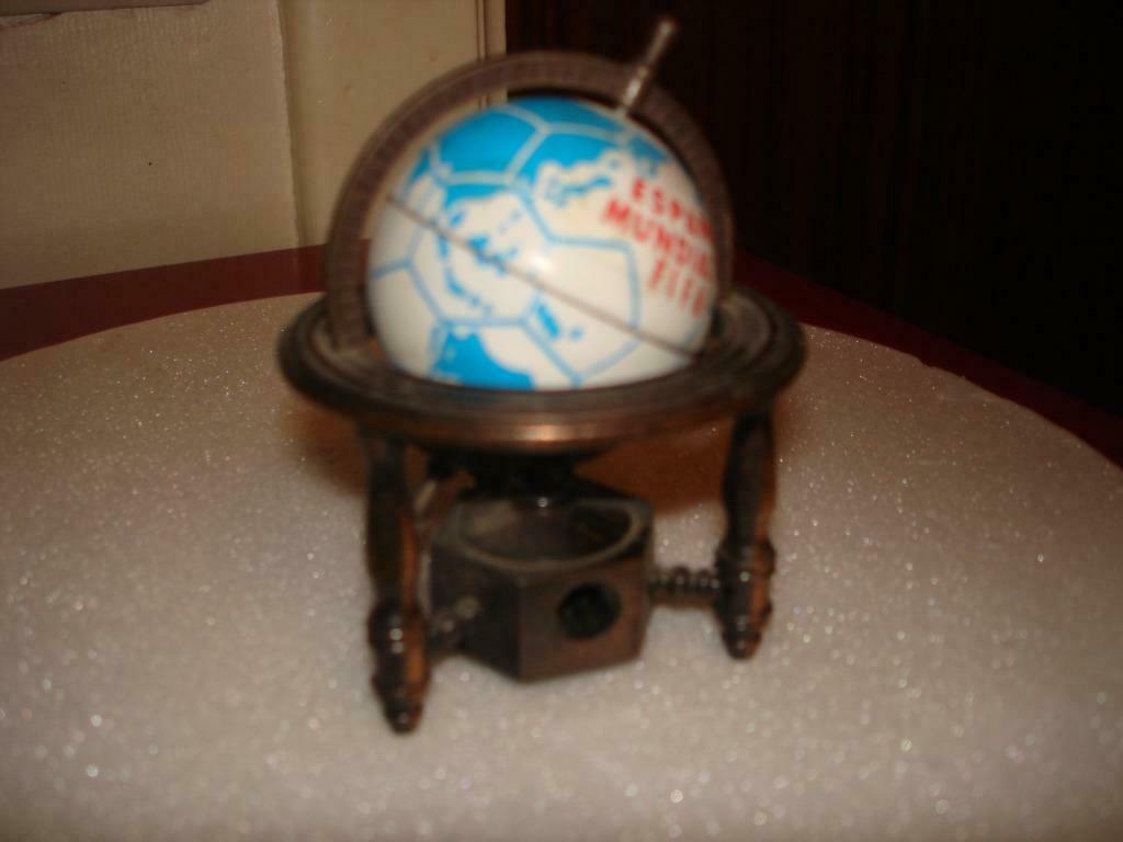 VINTAGE - TAILLE CRAYON MAPPEMONDE, Enlèvement ou Envoi, Comme neuf