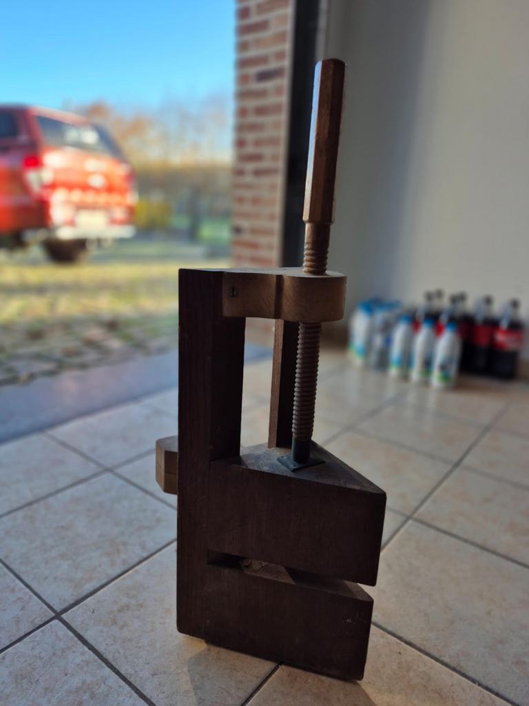 Antieke houten timmermans bankschroef, Enlèvement, Utilisé