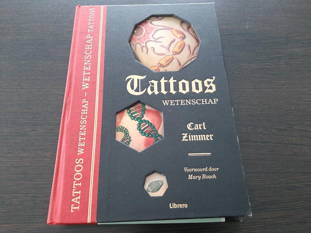 Boek Tattoos wetenschap, Carl Zimmer, Boeken, Ophalen of Verzenden, Zo goed als nieuw