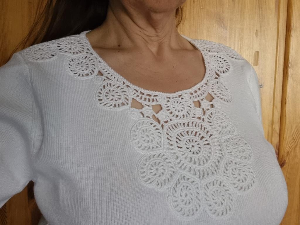 Blouse maille 40 blanc avec dentelles en crochet, Enlèvement ou Envoi, Porté, Blanc