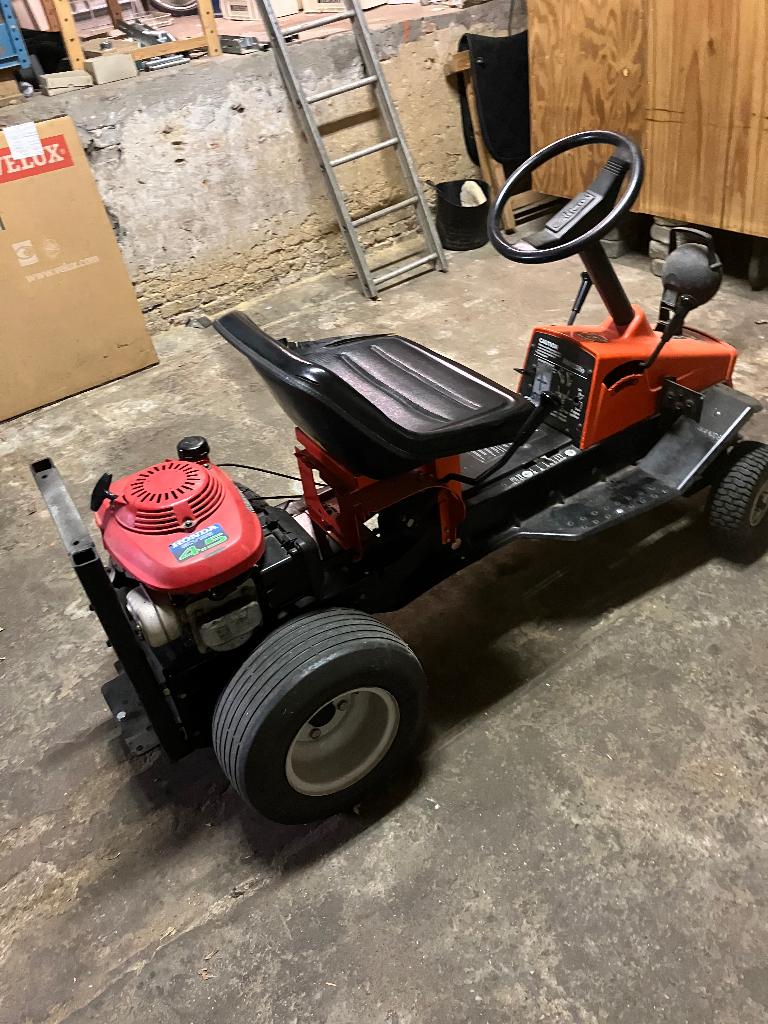 Mini tractor met grasmachinemotor, 1 cylindre, Jusqu'à 11 kW