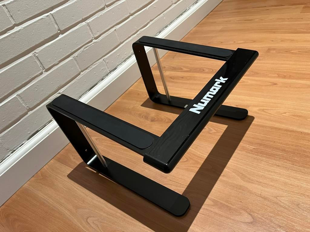 Numark Laptop Stand, Muziek en Instrumenten, Dj-sets en Draaitafels, Ophalen, Zo goed als nieuw, Numark