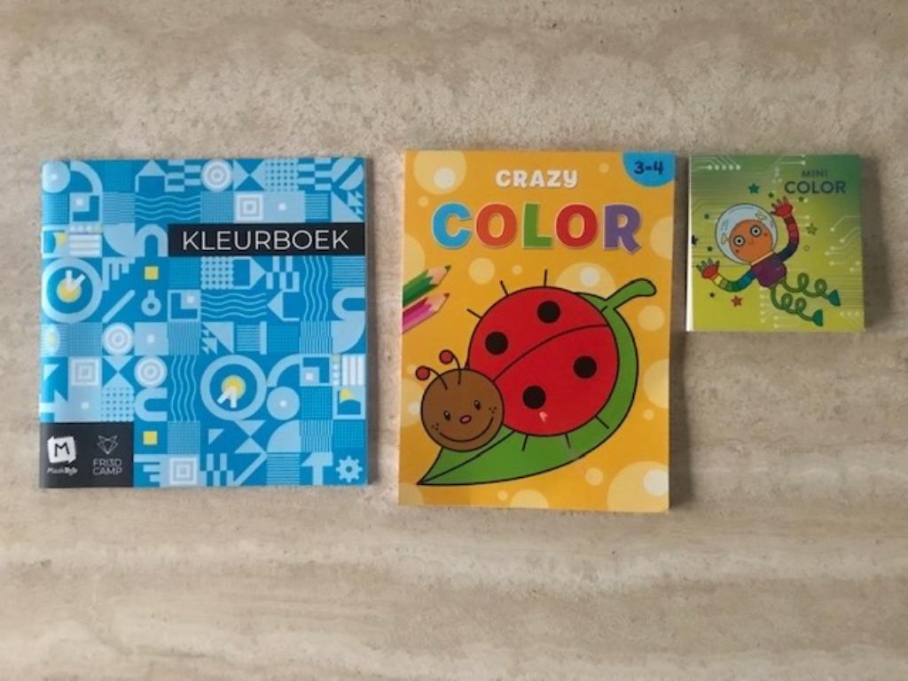 Set kleurboeken (prijs set) (nr3194), Ophalen of Verzenden, Zo goed als nieuw, Non-fictie