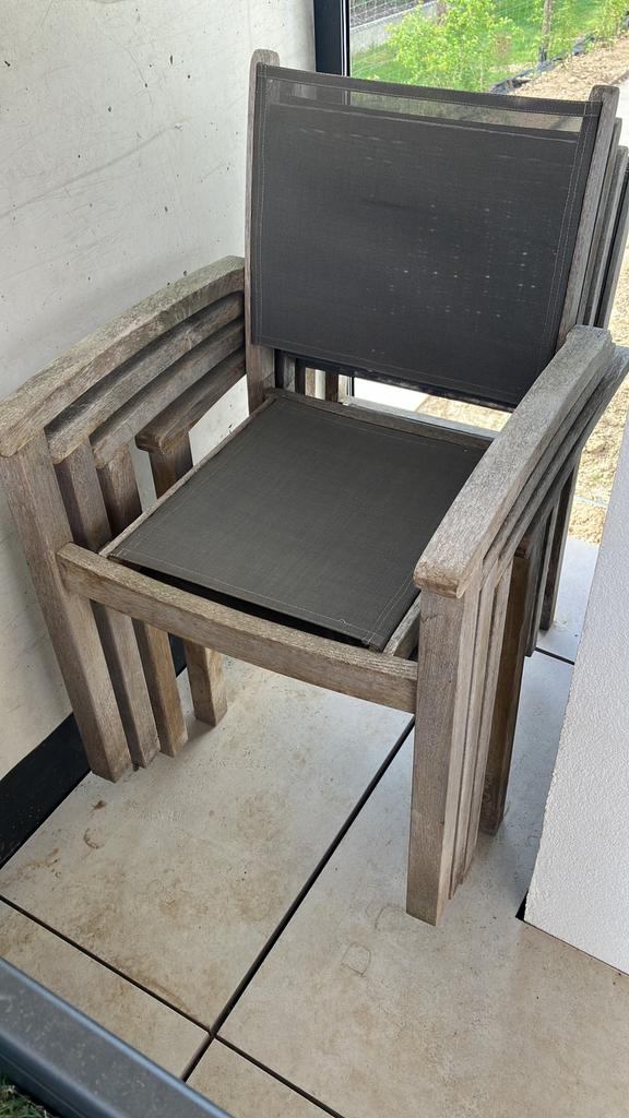 Ronde teak tafel met 4 bijhorende stoelen, Ophalen, Zo goed als nieuw